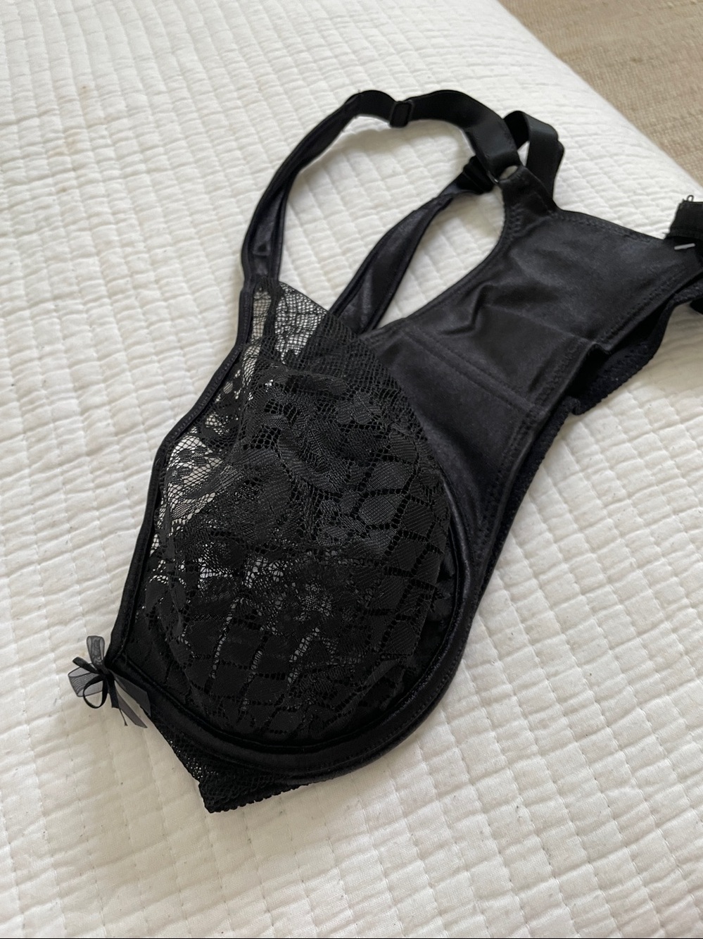 Black Lace Underwire Bra - Picture 11 of 12